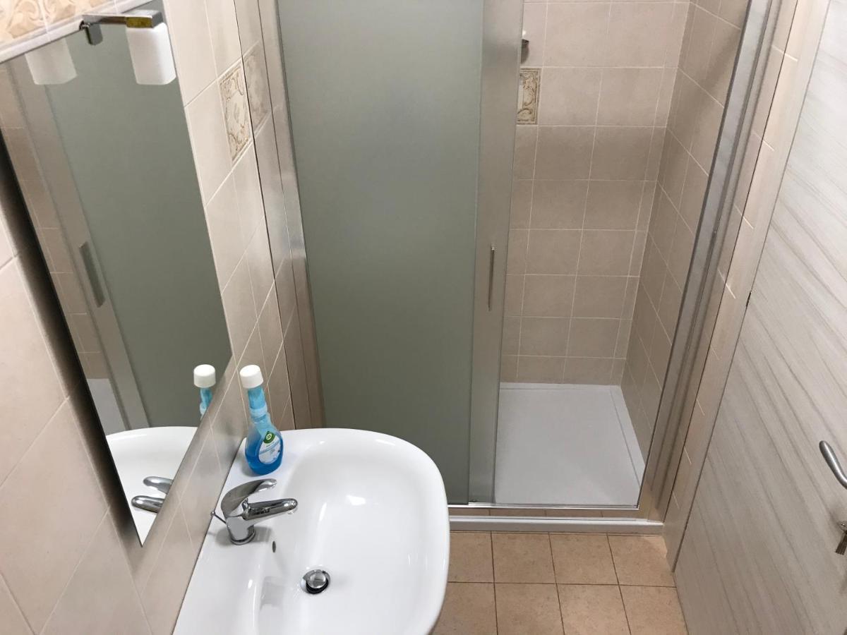 Single Room Private Bathroom