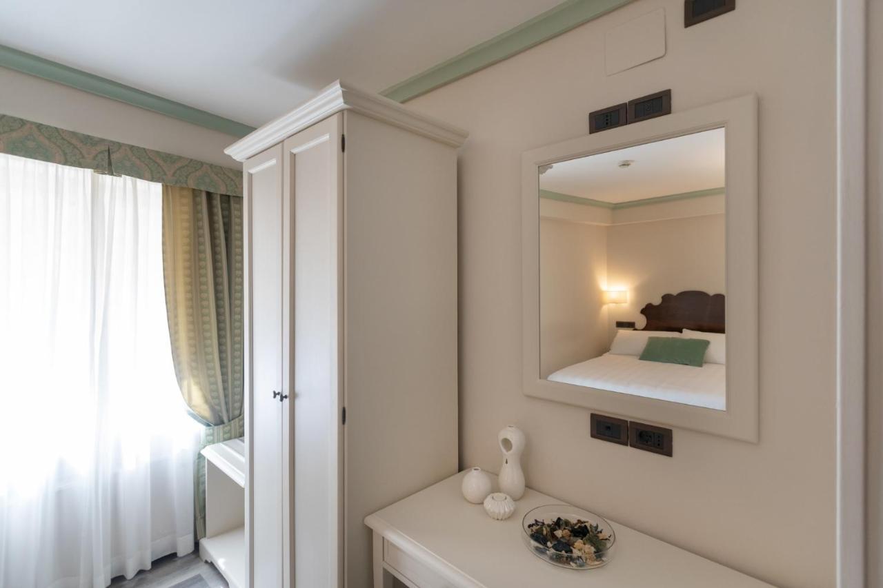 Single Room Small Double Bed