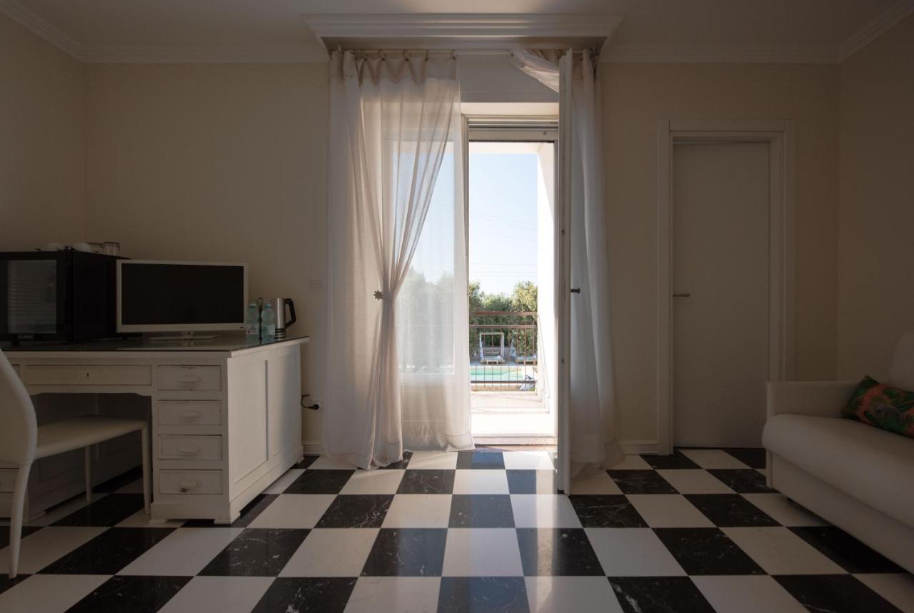 Deluxe Double Room Pool View