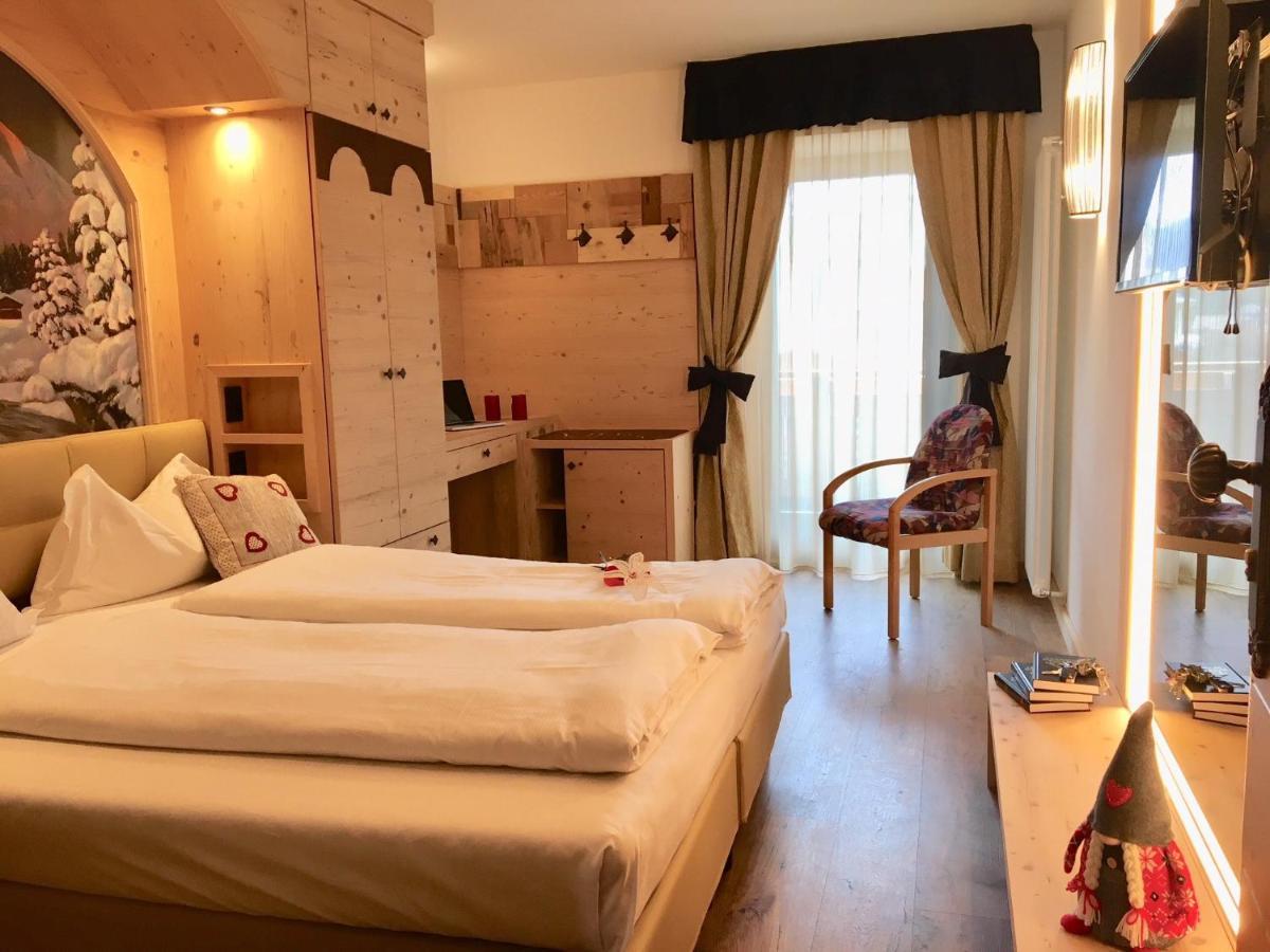 Superior Double or Twin Room Mountain View