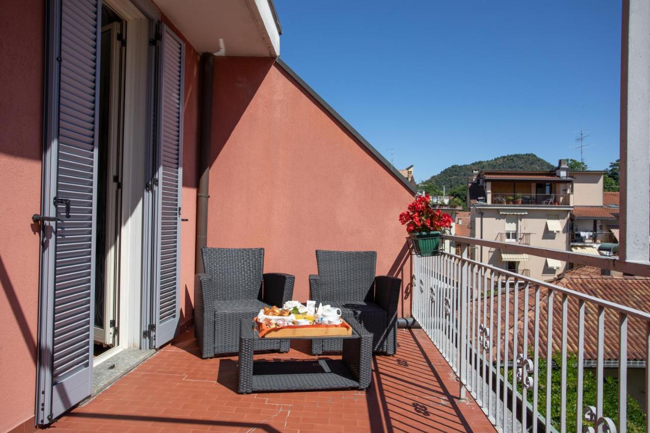 Deluxe Double Room Side Lake View