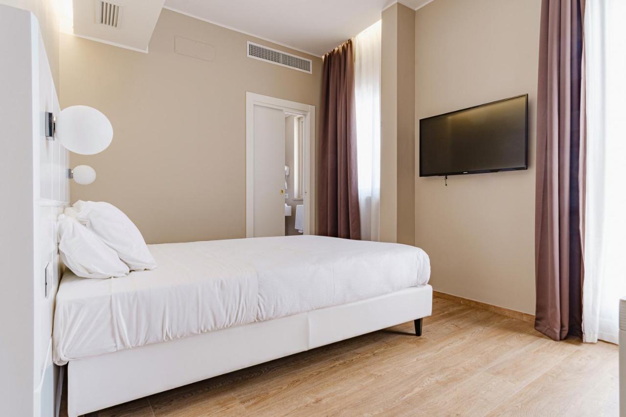 Classic Double Room French Bed