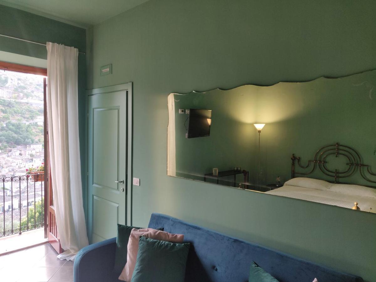 Deluxe Double or Twin Room City View