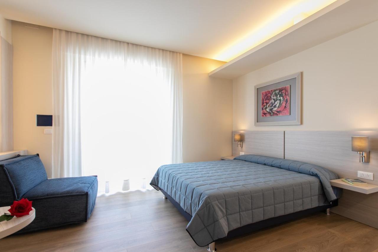 Large Double or Twin Room,1007814418:JPEG