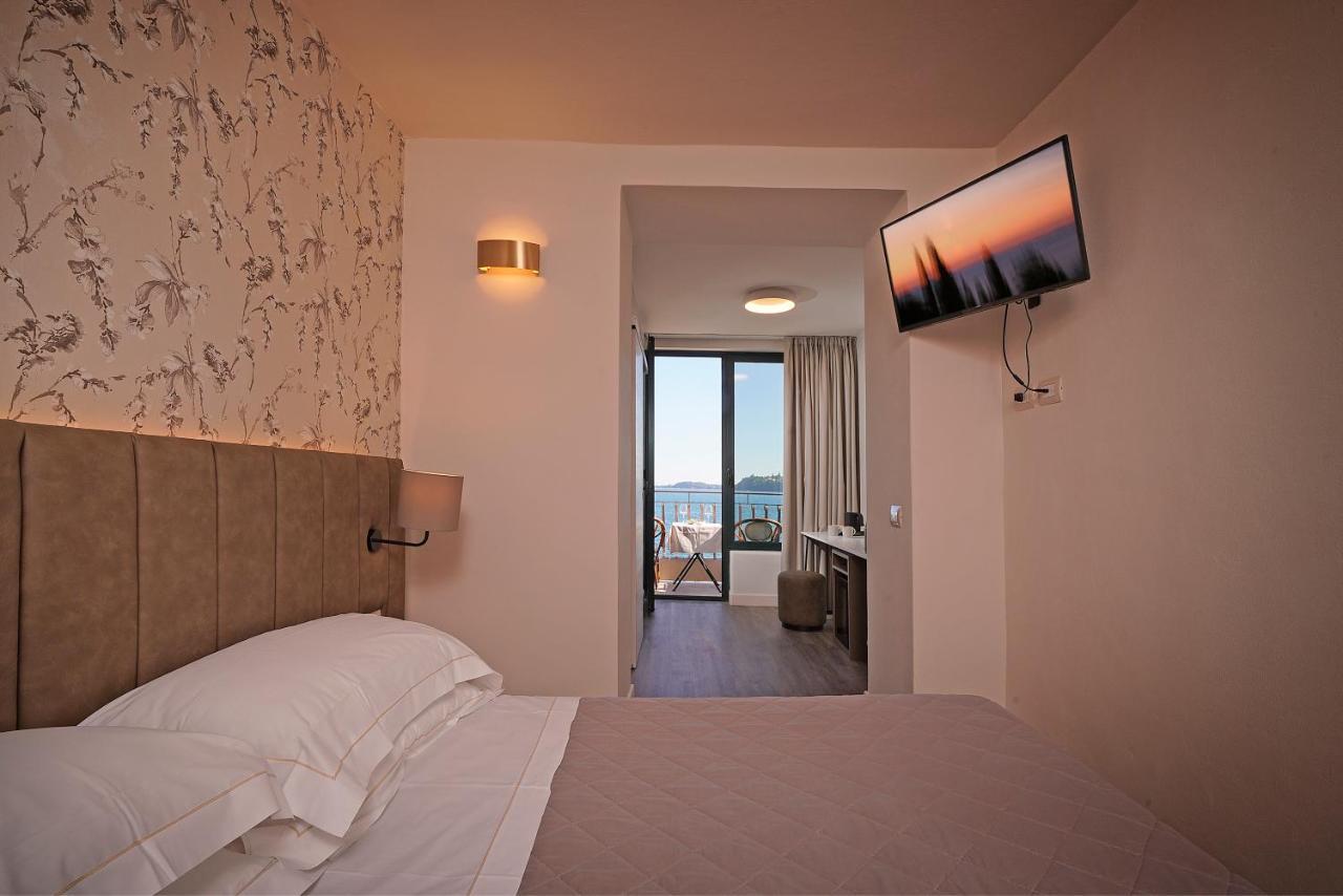 Kompaktes Zimmer mit Seeblick und Balkon