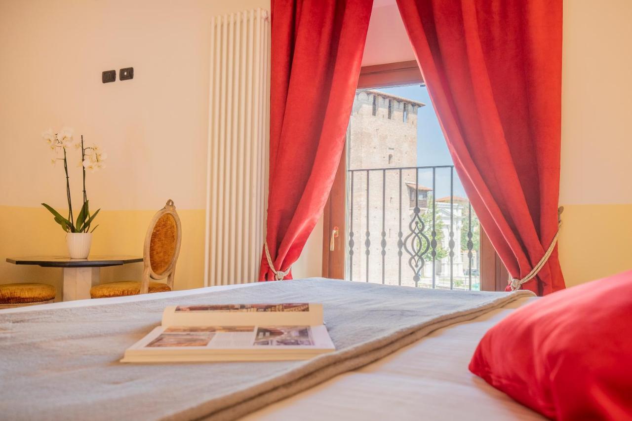 One-Bedroom Suite Castle View