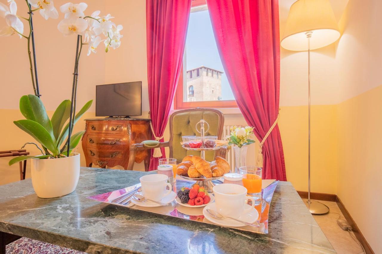 Deluxe King Room Castle View