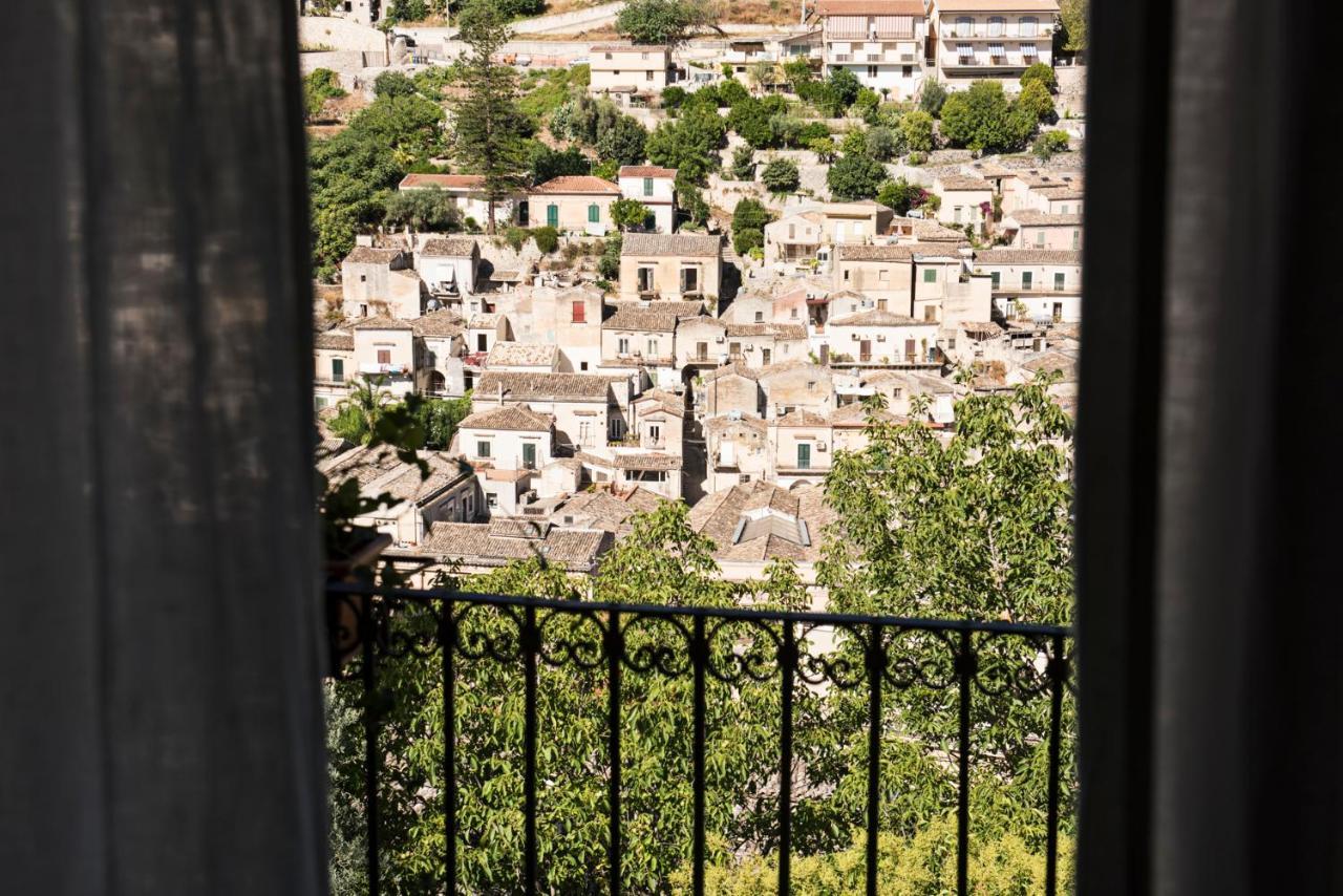 Deluxe Double or Twin Room City View