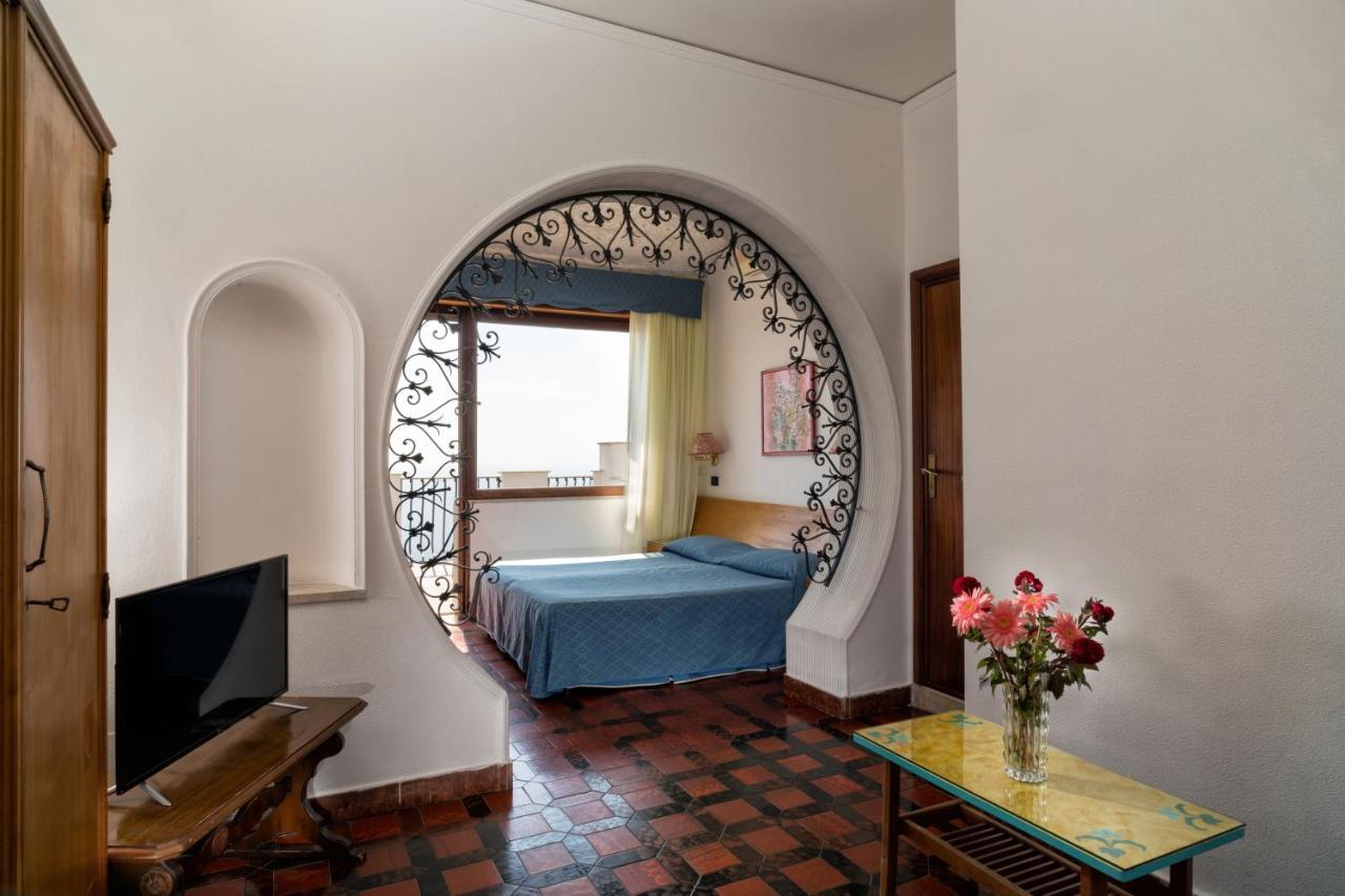 Double or Twin Room Balcony Sea View