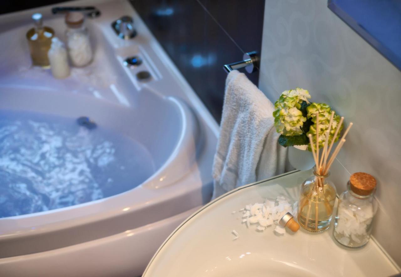 Superior Quadruple Room Sea View Spa Bath