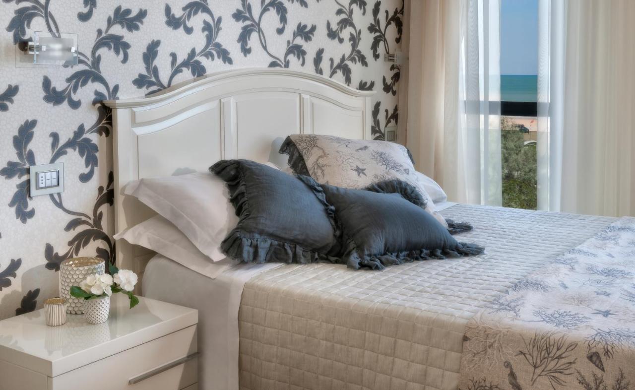 Superior Quadruple Room Sea View Spa Bath