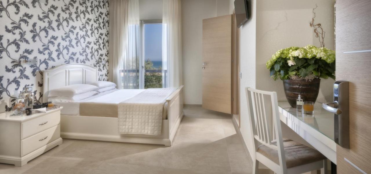 Superior Quadruple Room Sea View Spa Bath