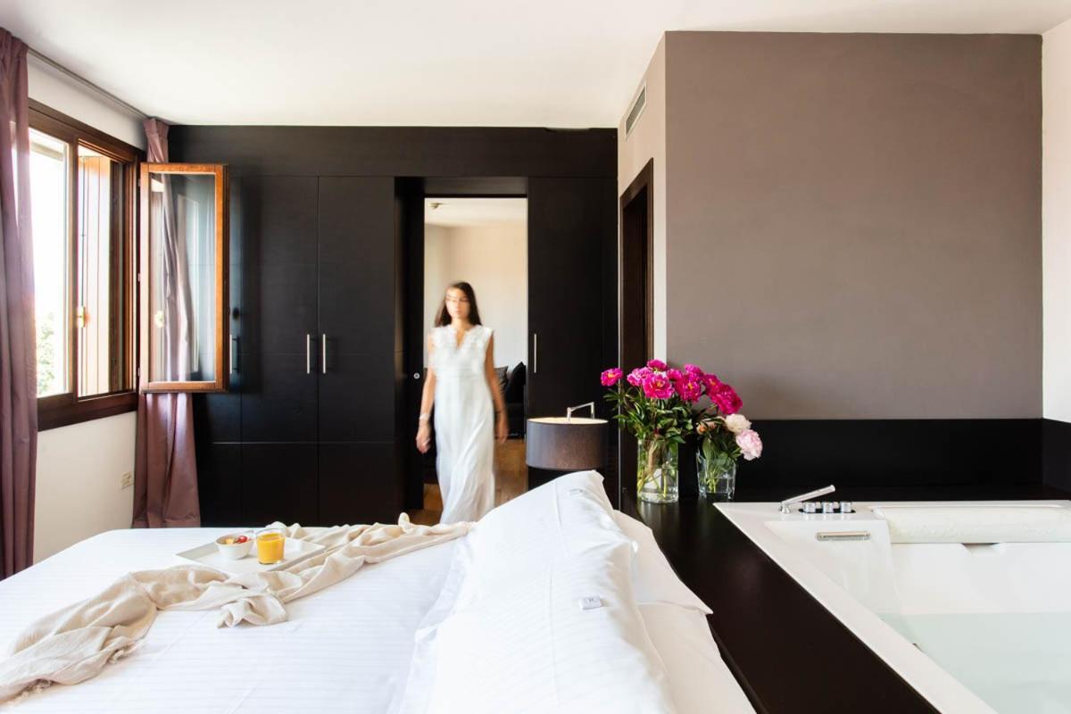 King Suite Spa Bath