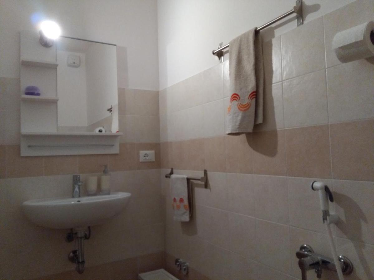 Double or Twin Room Private External Bathroom