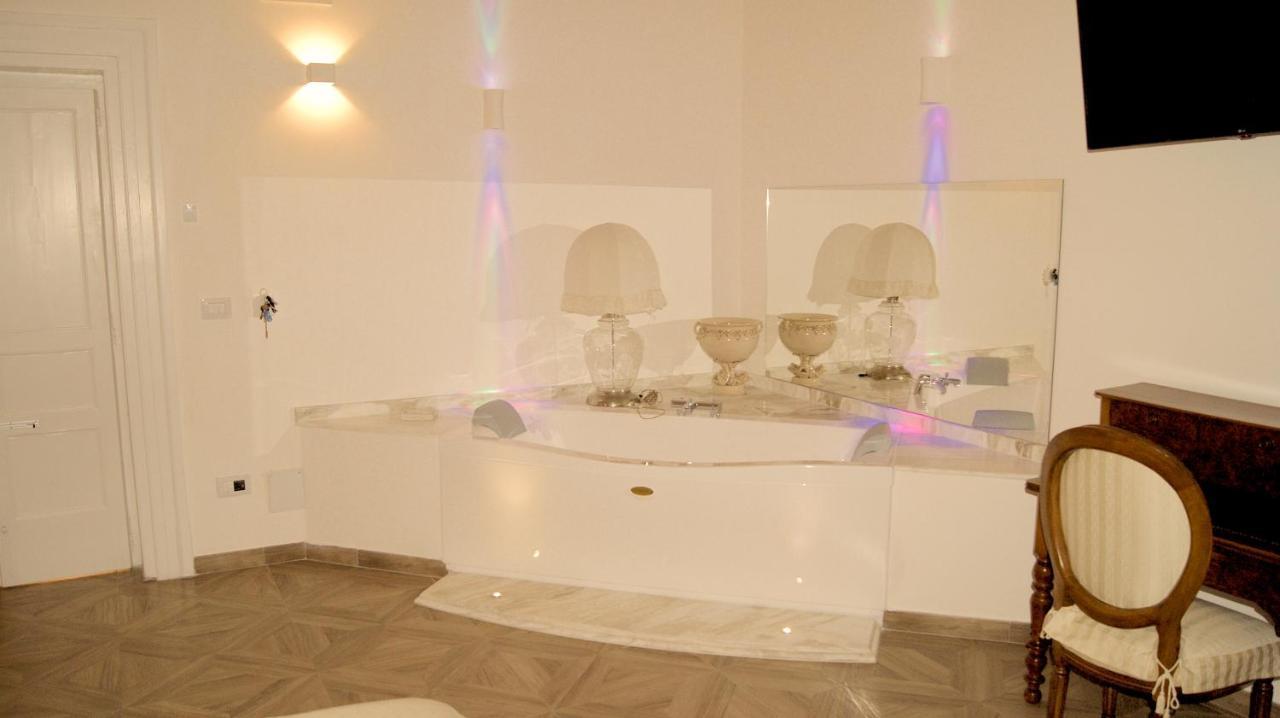 King Room Spa Bath