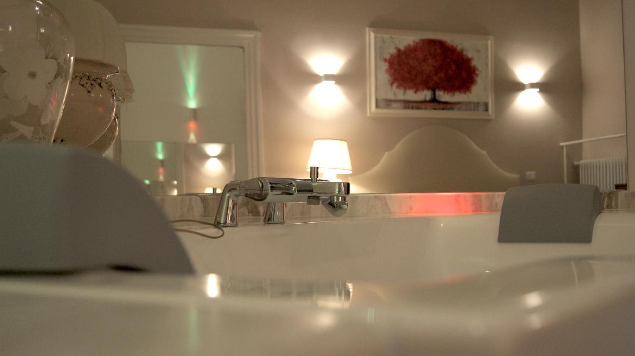 King Room Spa Bath