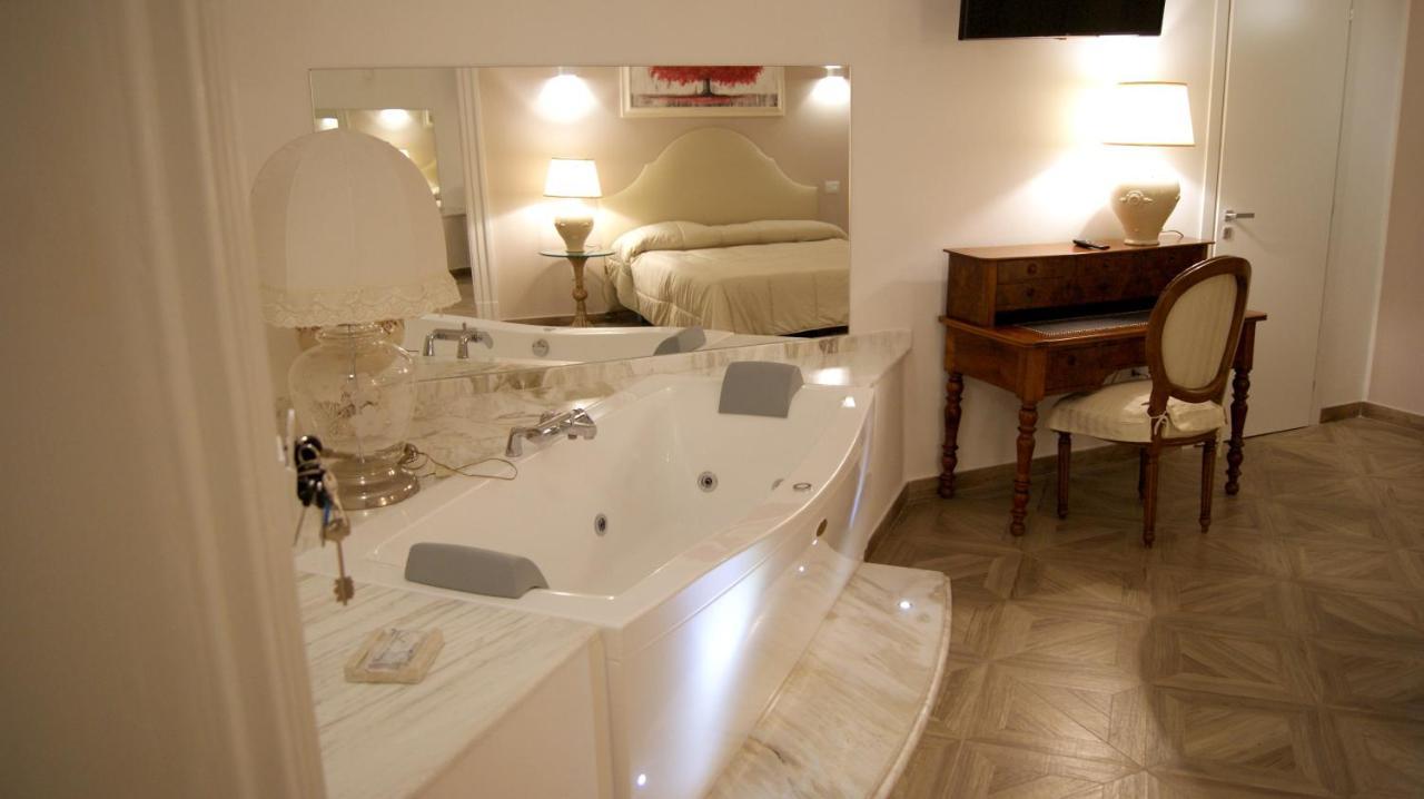 King Room Spa Bath