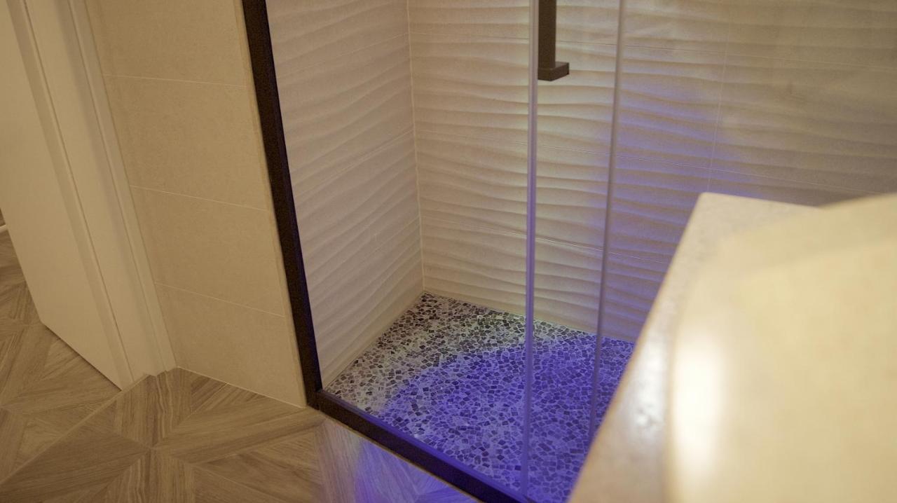 Single Room Private Bathroom
