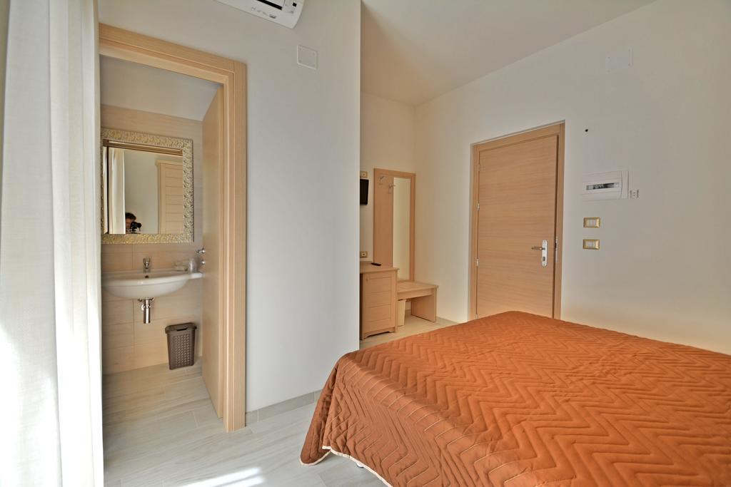 Single Room Sea View,106894815:JPEG