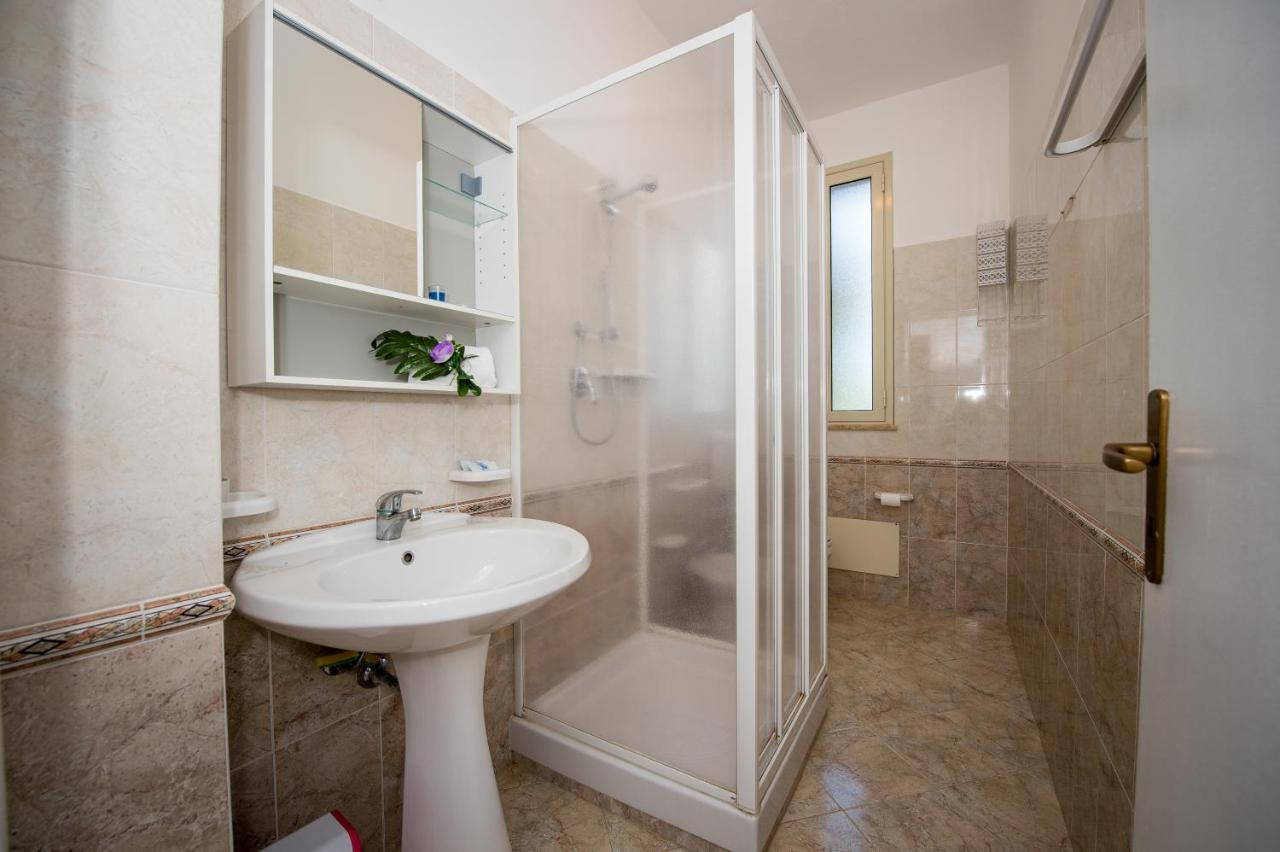 Quadruple Room Private Bathroom,1069838950:JPEG