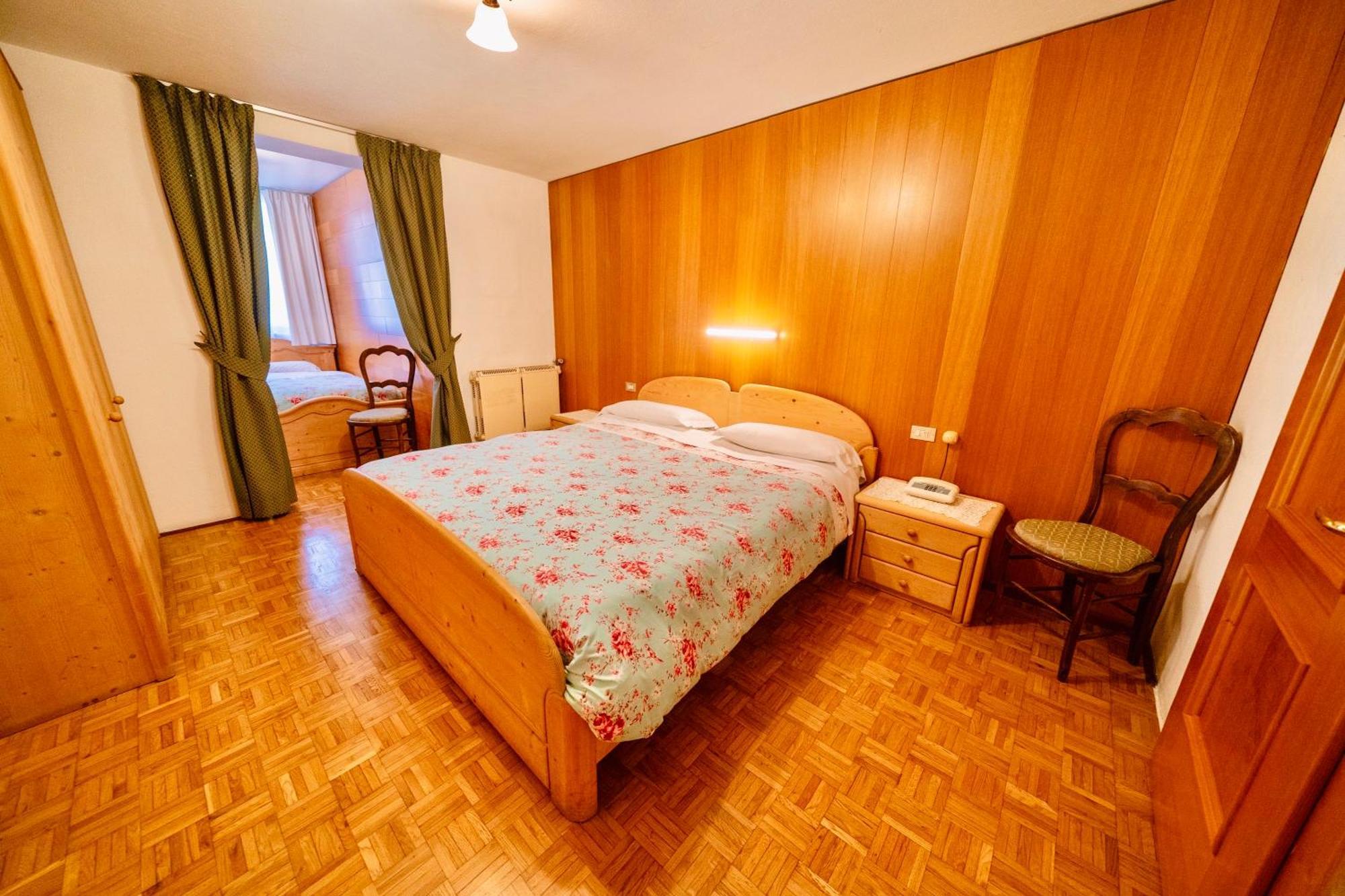 Double or Twin Room,1084163848:JPEG