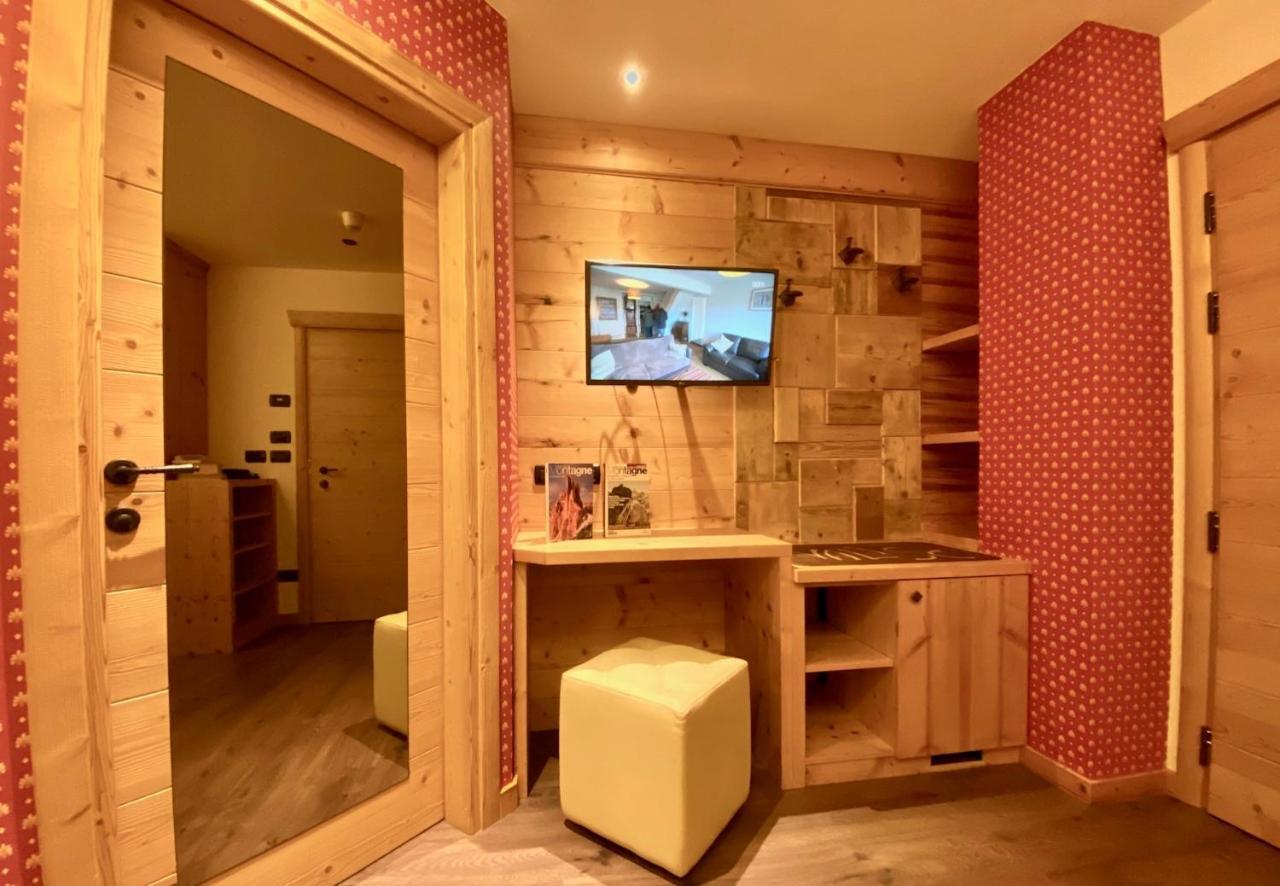 Superior Double or Twin Room Mountain View