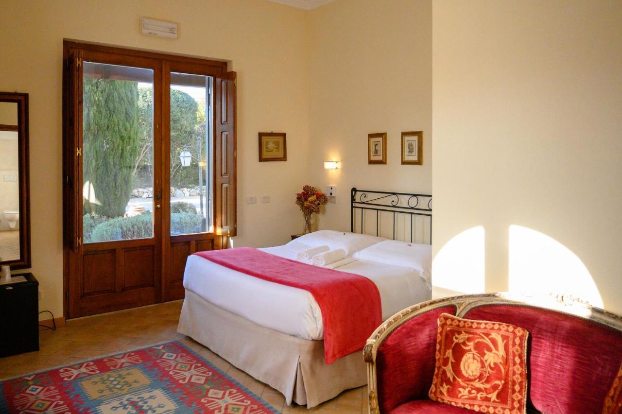 Double or Twin Room Garden View