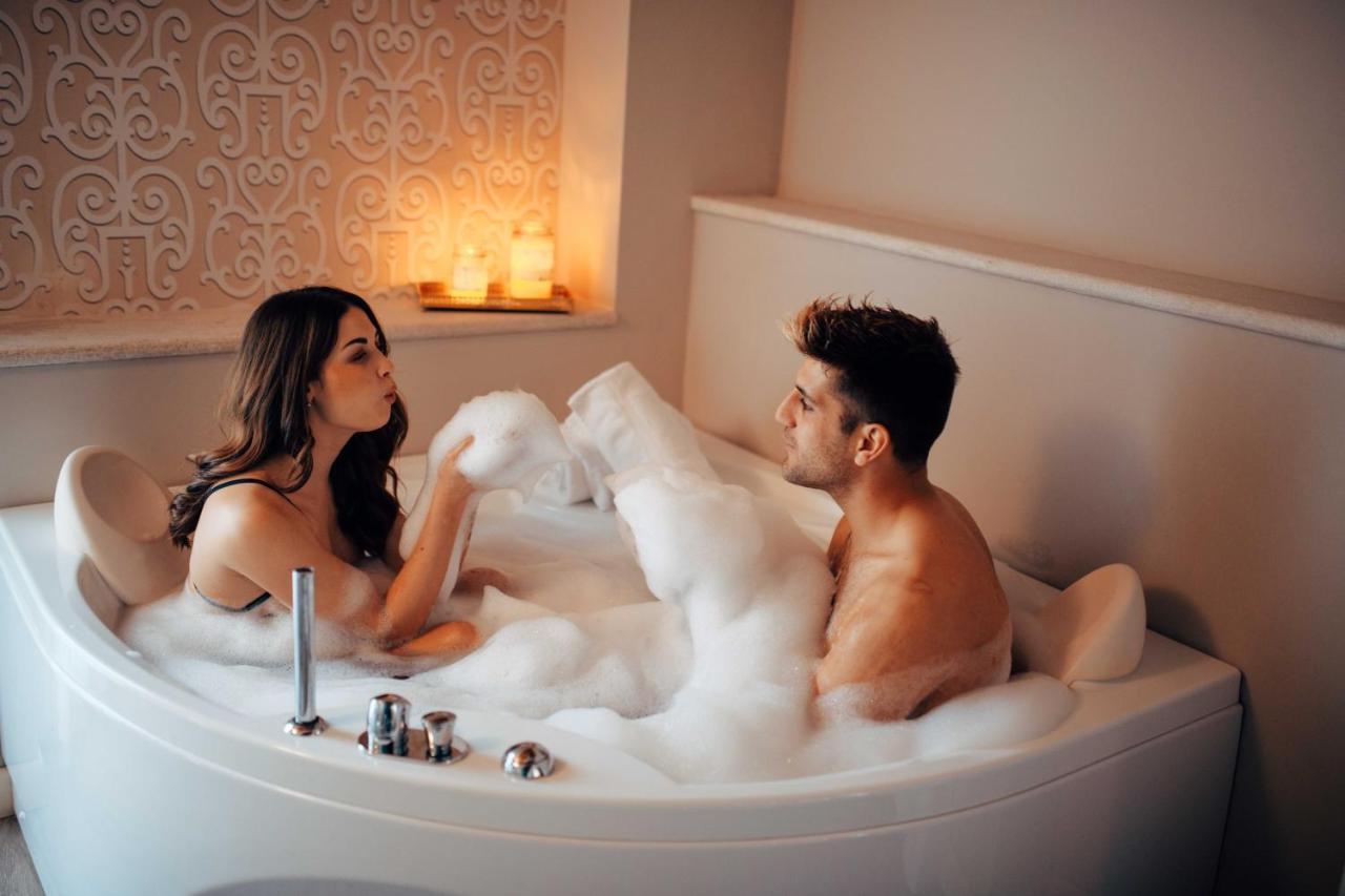 Romantic Suite Whirlpool