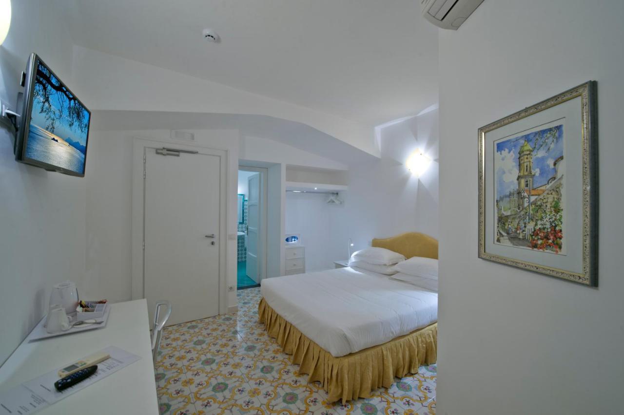 Standard Double Room,1078149349:JPEG