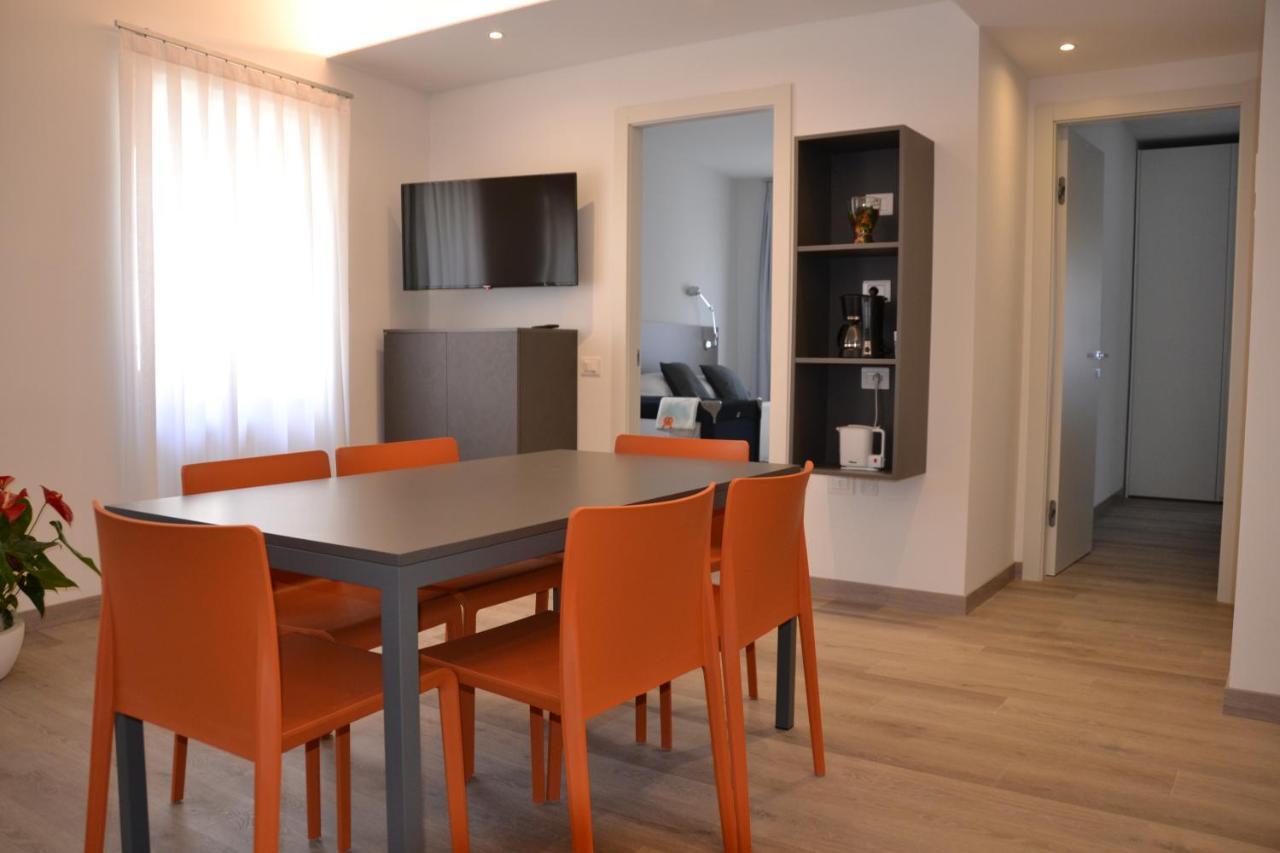 Two-Bedroom Apartment,1087721014:JPEG