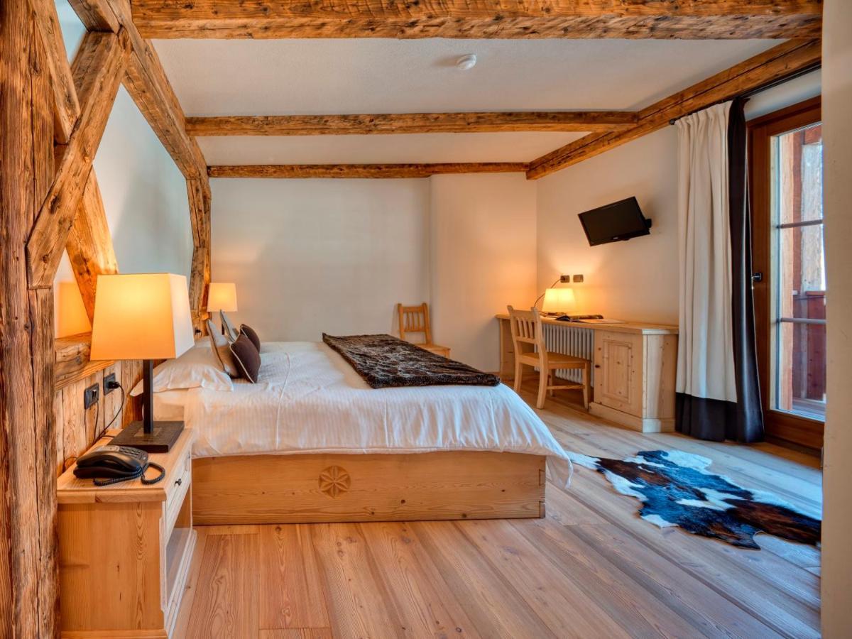 Double or Twin Room Balcony
