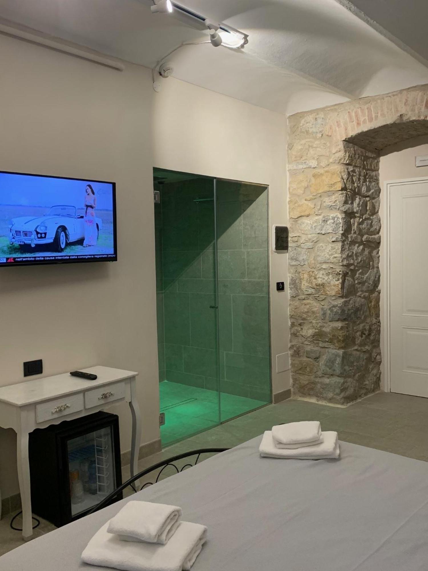 Double Room,1105403202:JPEG