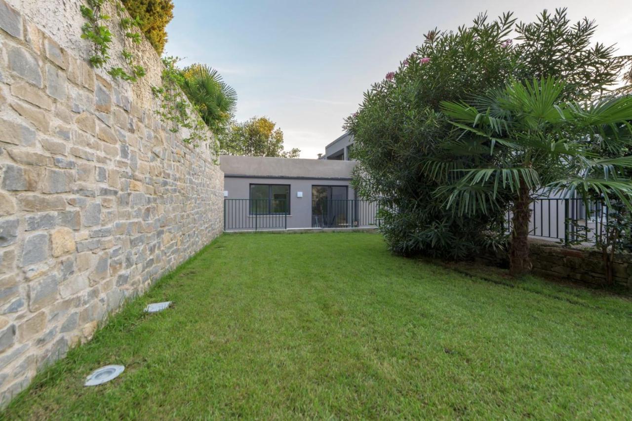 One-Bedroom Apartment Garden