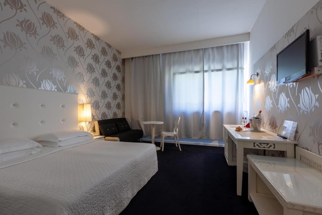 Double Room Street View
