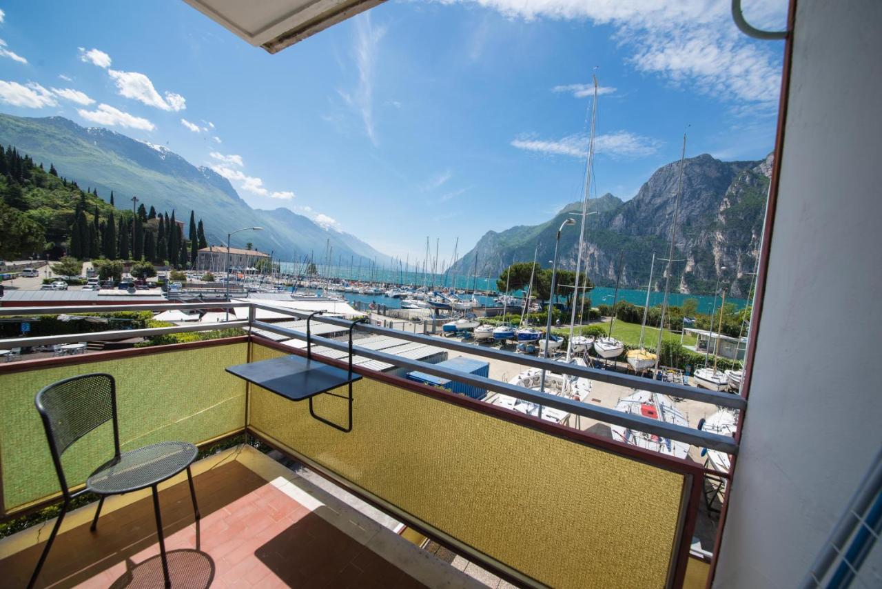 Studio Balcony Lake View