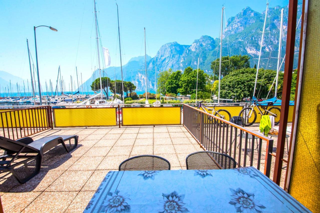 Superior Studio Terrace Lake View
