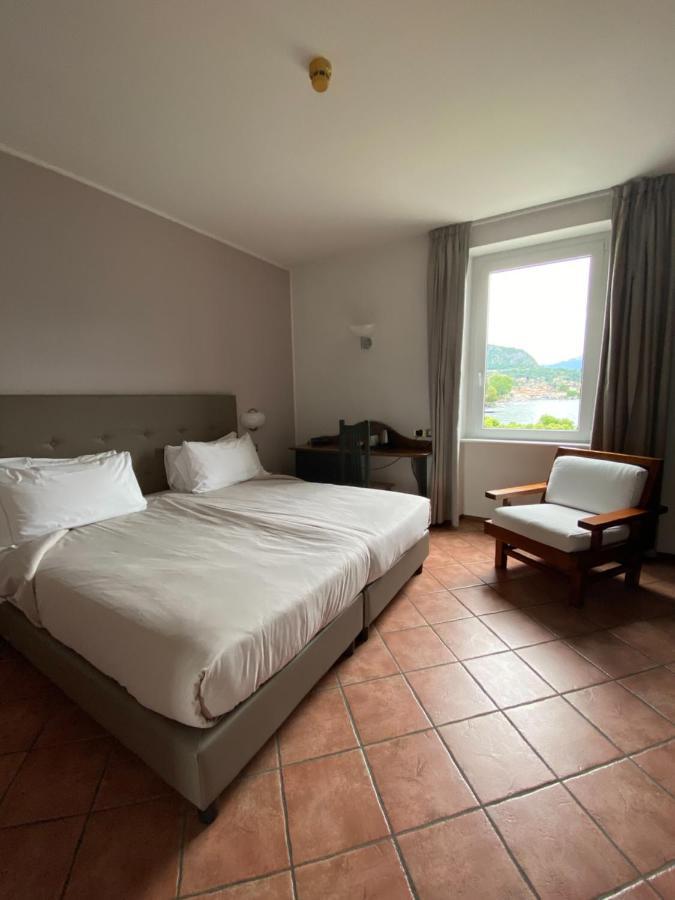 Double Room Lateral Lake View