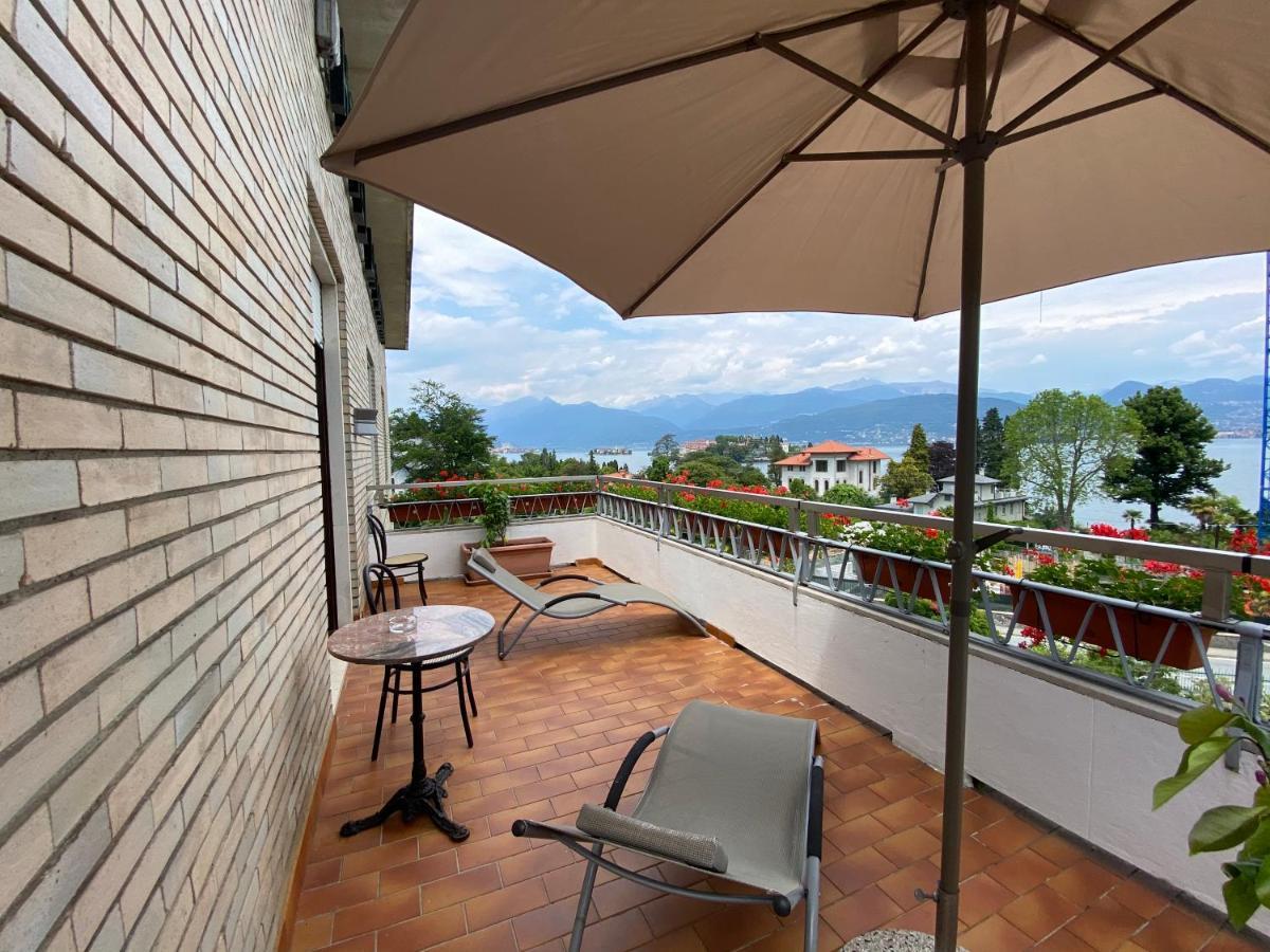 King Room with Terrace and Lake View