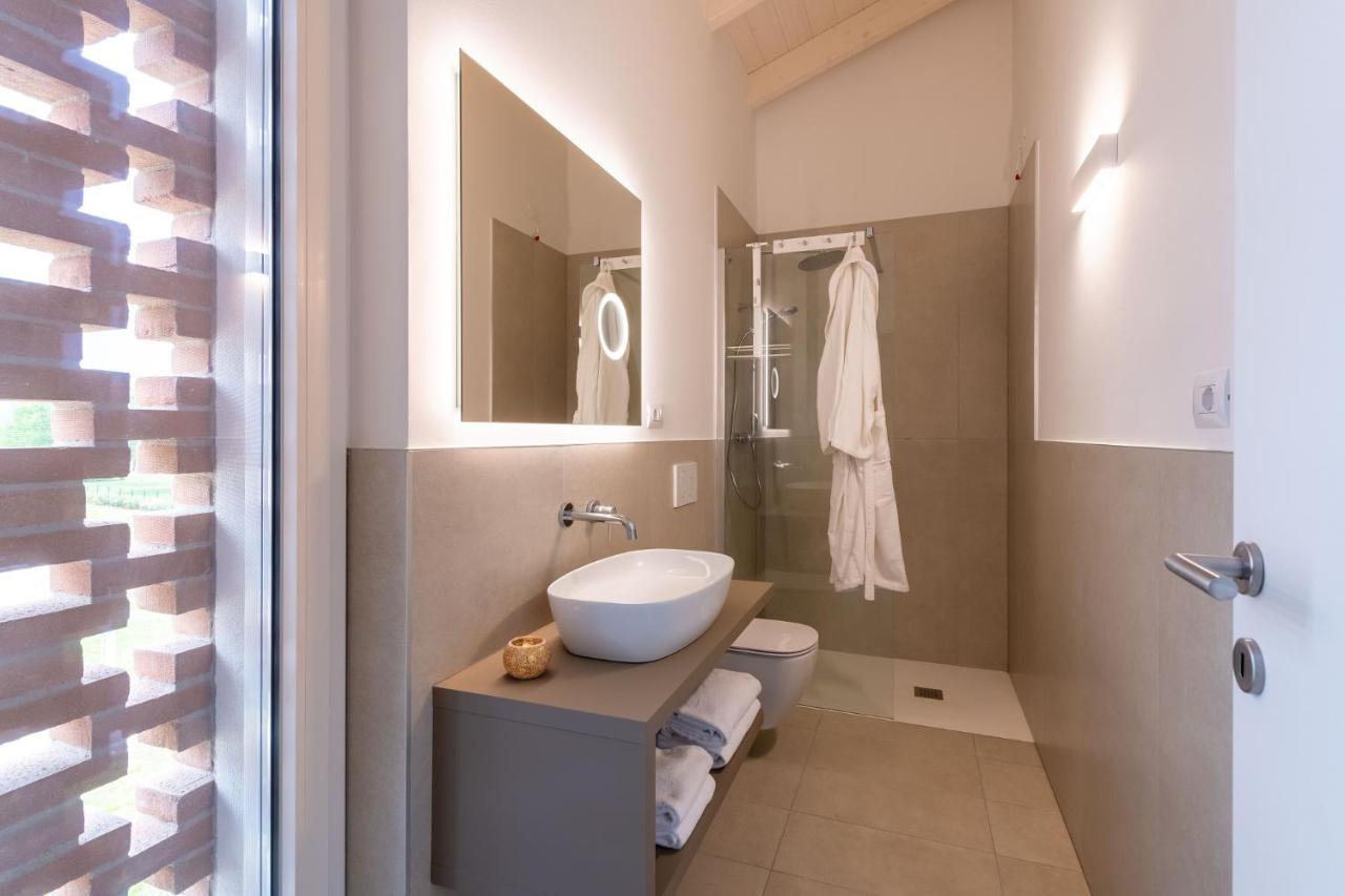 Two-Bedroom Apartment Balcony,1130811723:JPEG