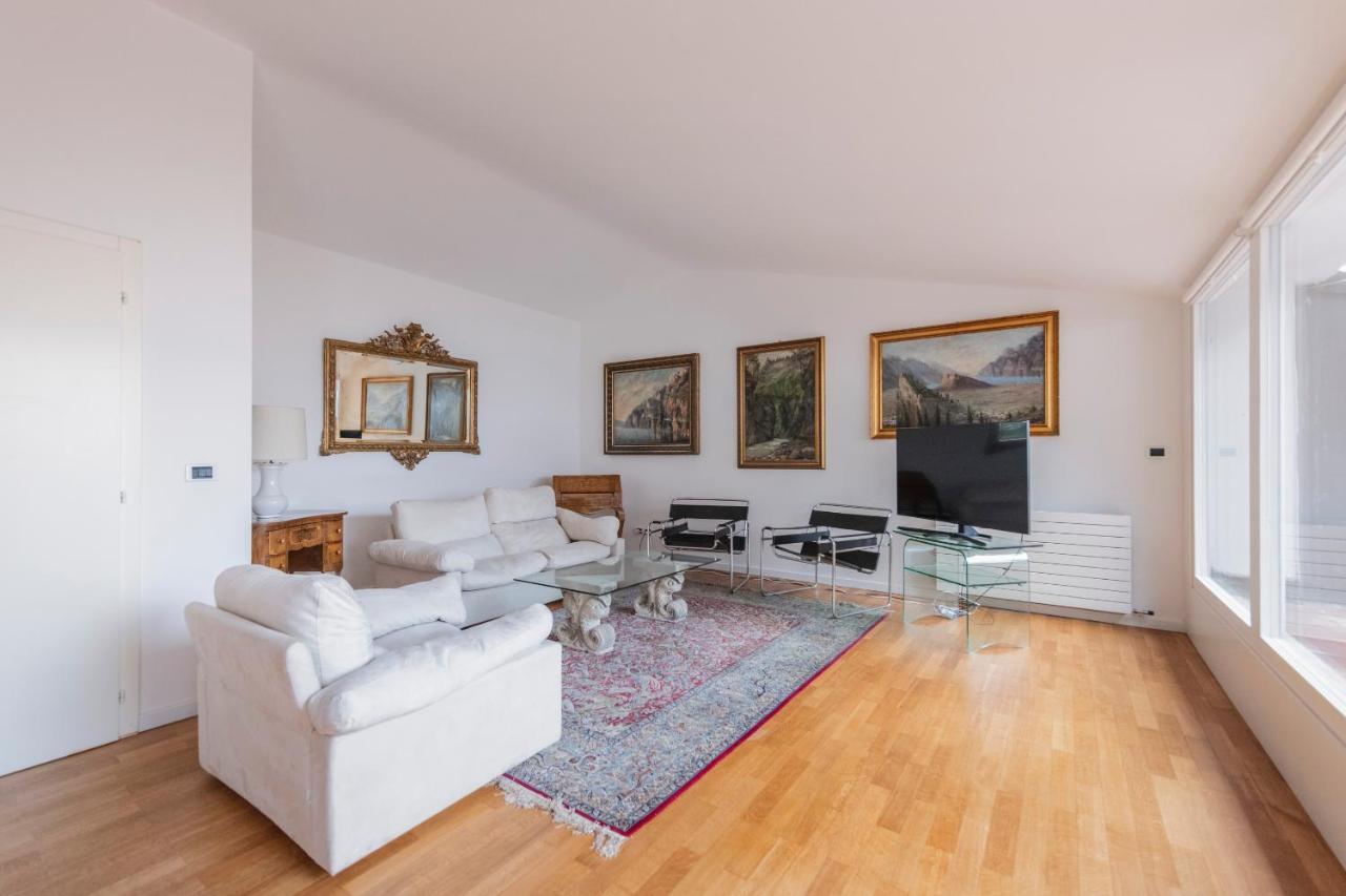 Apartment mit Terrasse und Seeblick