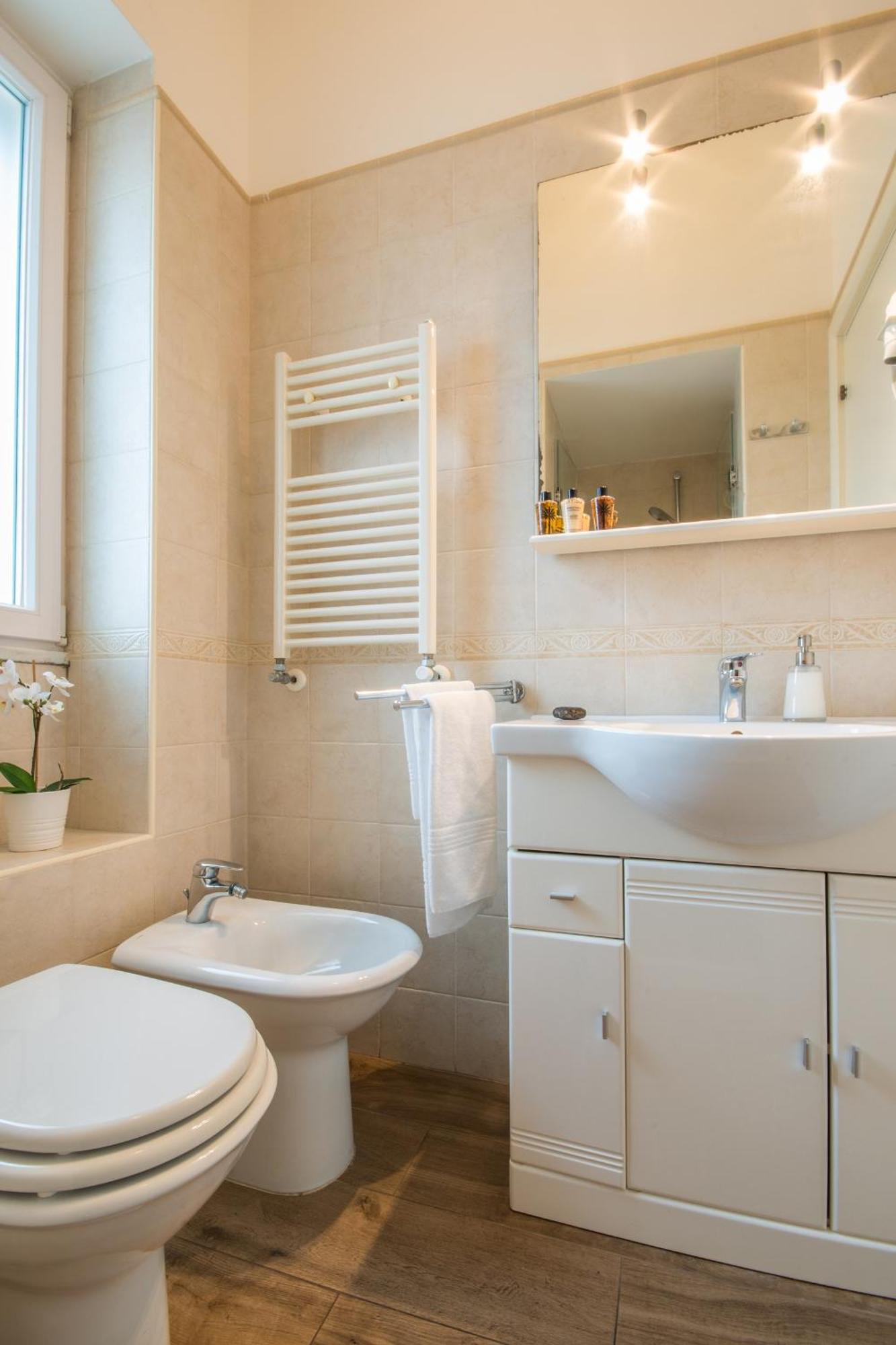 Superior One-Bedroom Apartment