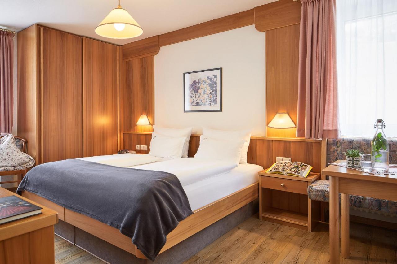 Standard Double or Twin Room,1136851510:JPEG