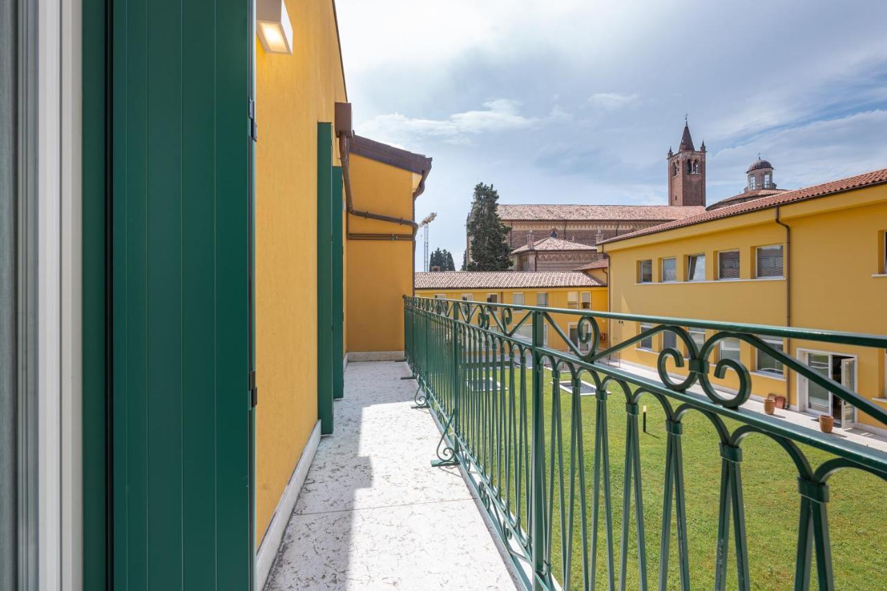 One-Bedroom Apartment Balcony