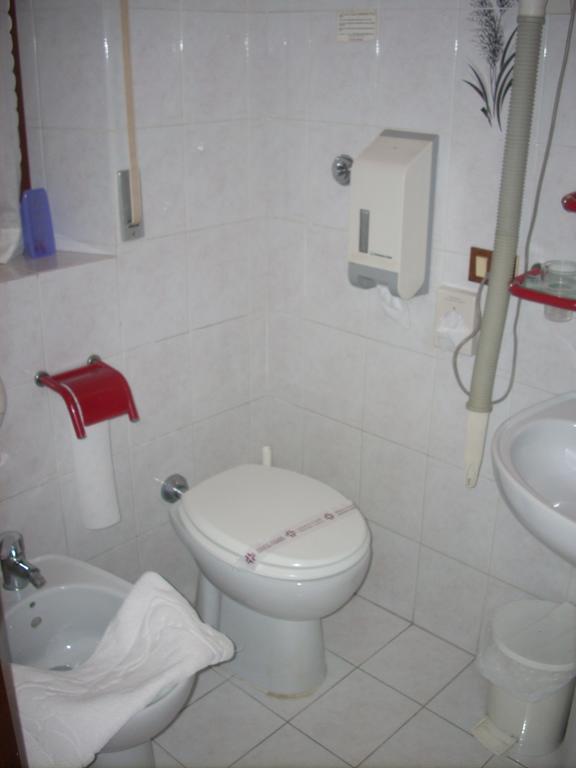 Single Room Balcony,263569097:JPEG