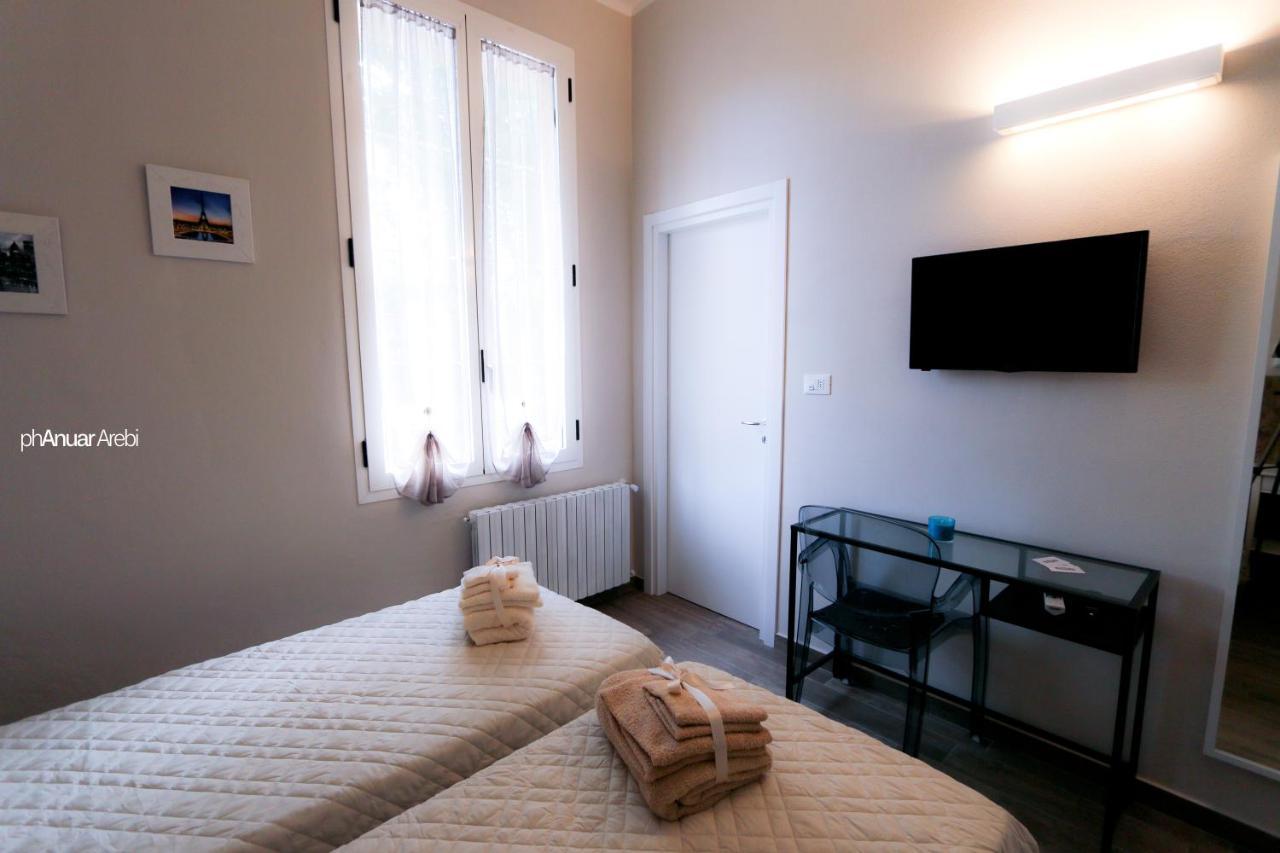 Double or Twin Room Private Bathroom