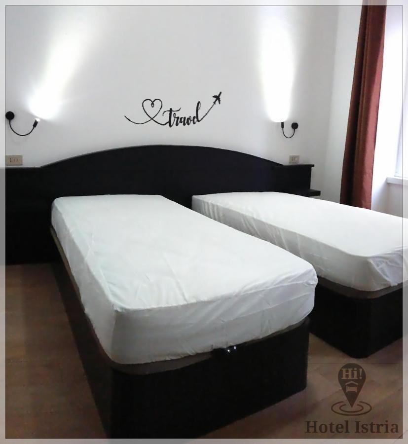 Twin Room Private Bathroom