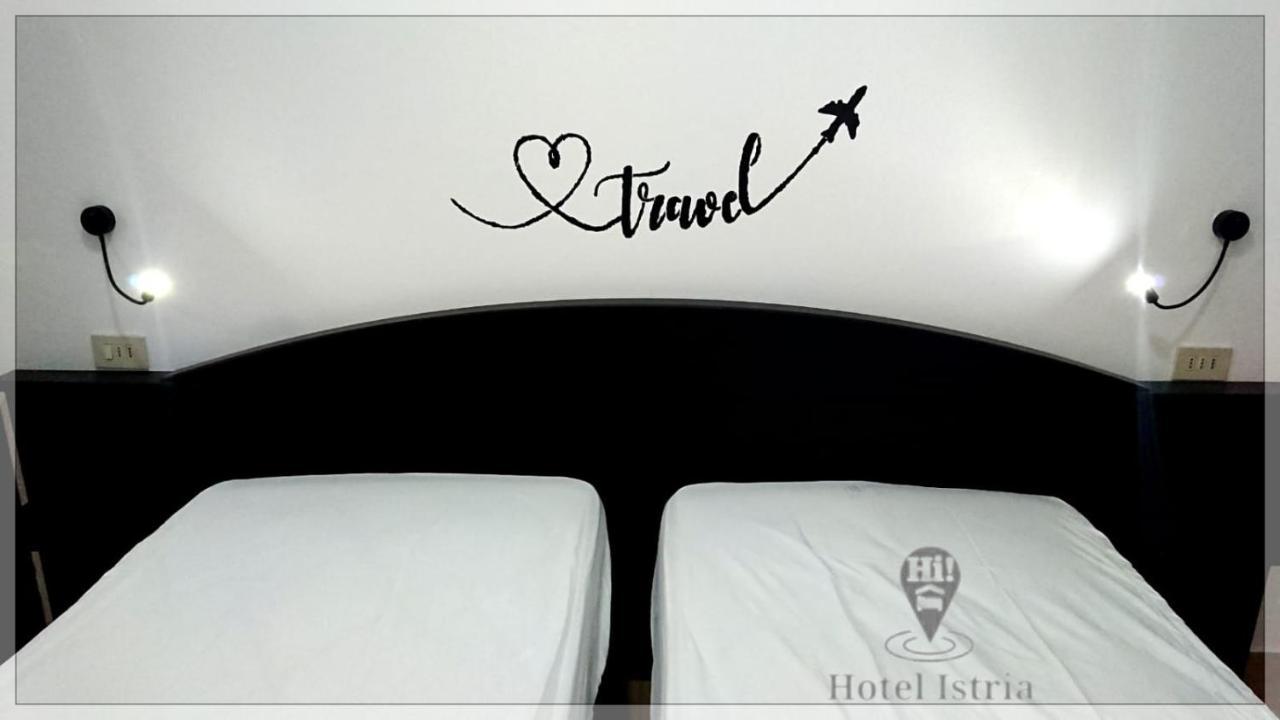 Twin Room Private Bathroom