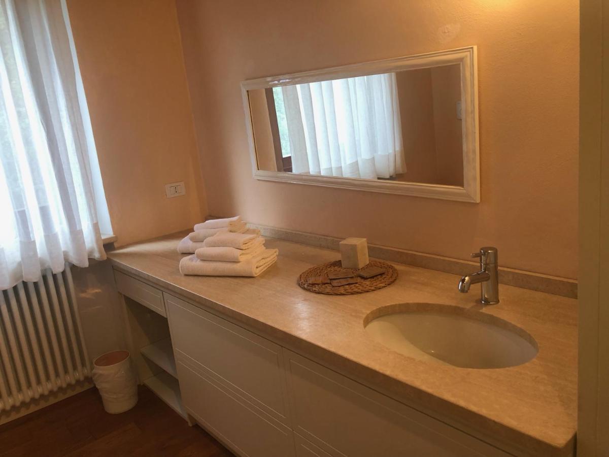 Deluxe Suite Spa Bath