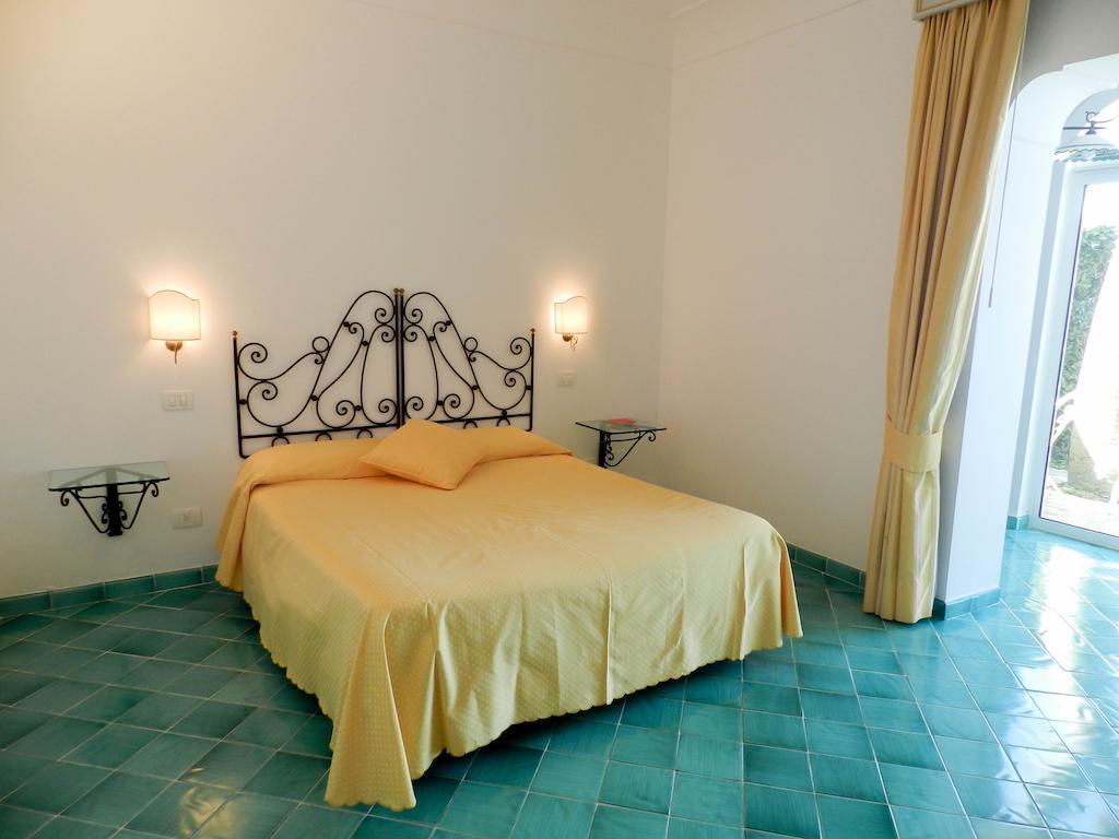 Studio with Patio and Sea View (2 Adults)