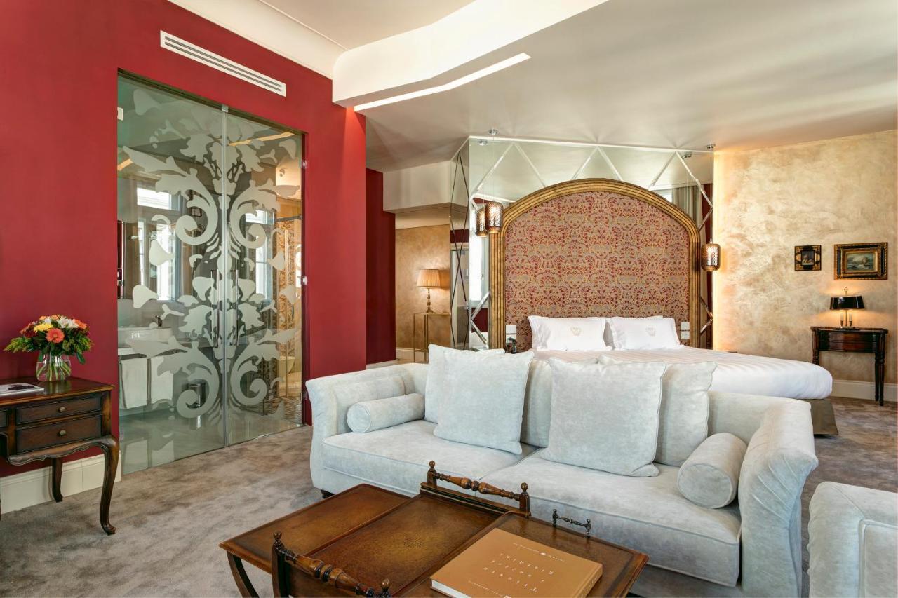 Suite Square View
